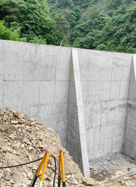 扬州仪征重力式挡土墙